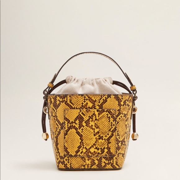 Mango Faux leather bucket bag bloggers fav - Picture 5 of 8